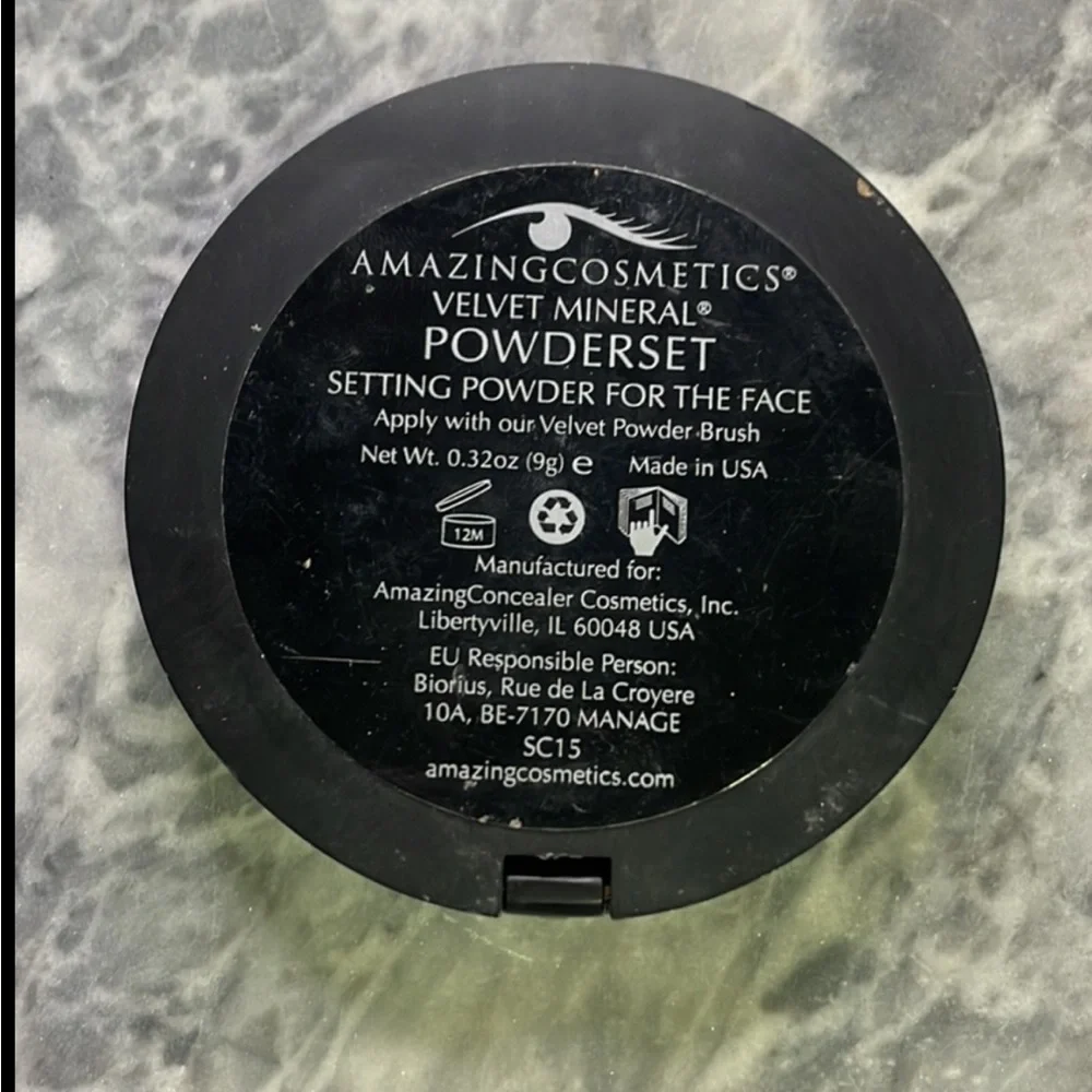 Amazing Cosmetics Setting Powder‎